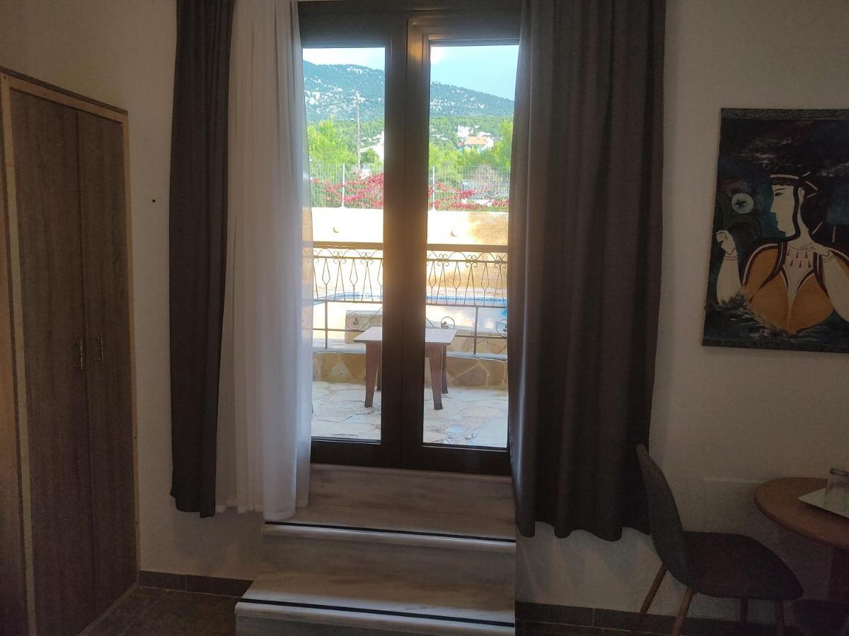 Xenonas Κithαiron Hotell Vília Exteriör bild