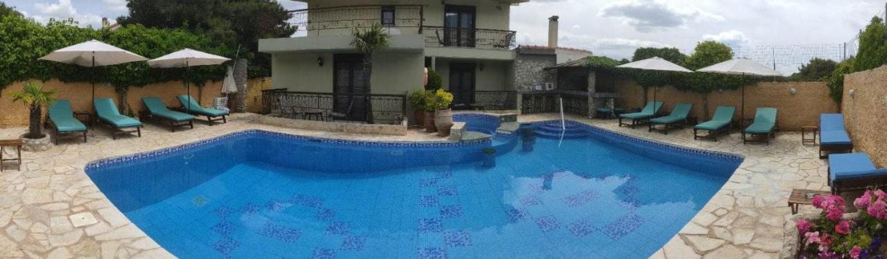 Xenonas Κithαiron Hotell Vília Exteriör bild