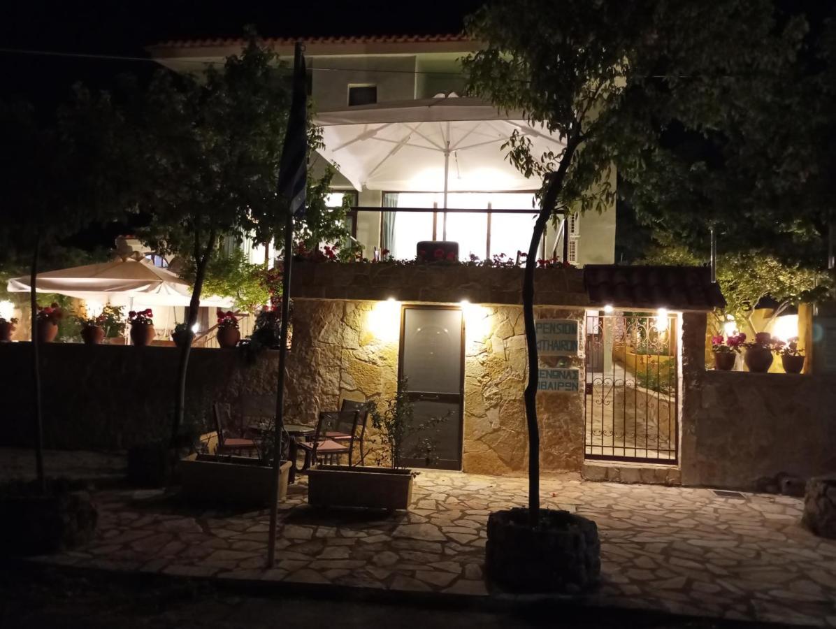 Xenonas Κithαiron Hotell Vília Exteriör bild