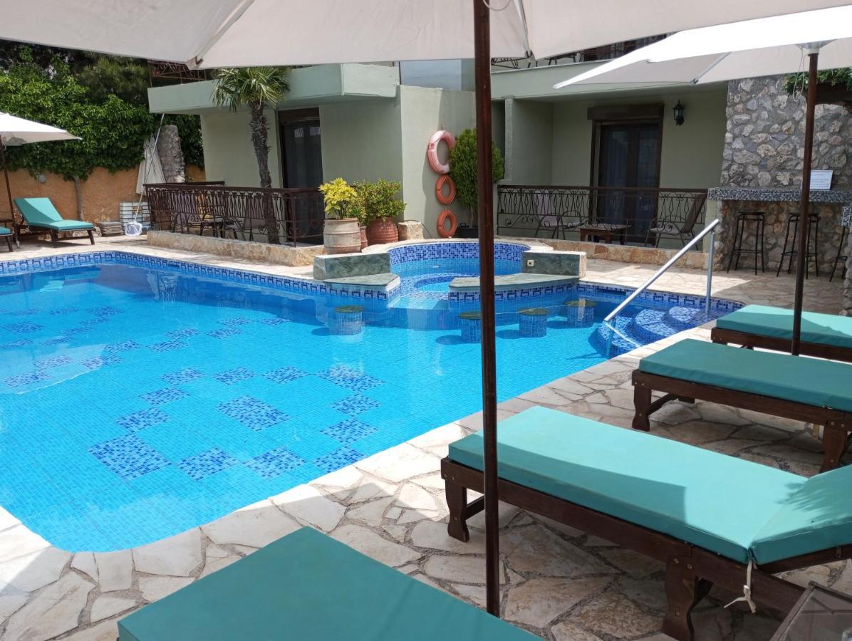 Xenonas Κithαiron Hotell Vília Exteriör bild