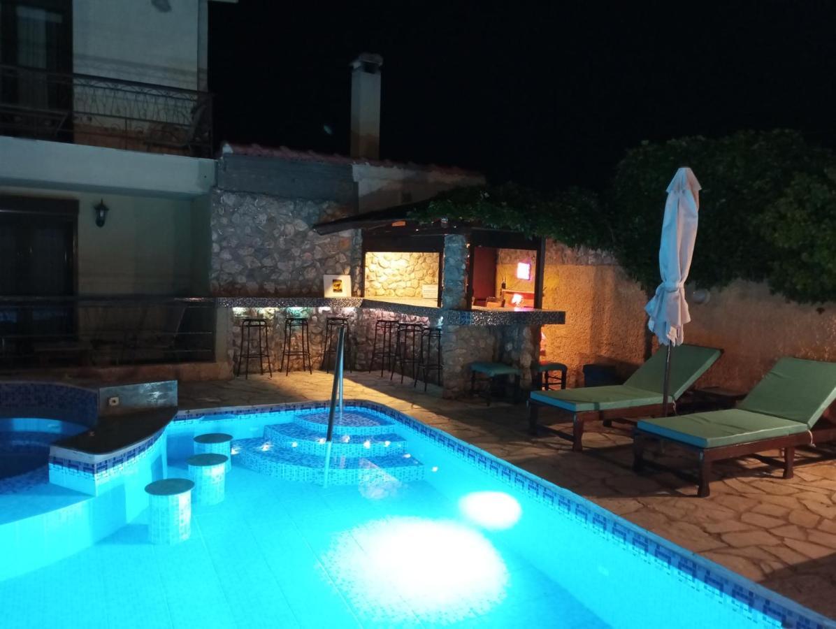 Xenonas Κithαiron Hotell Vília Exteriör bild
