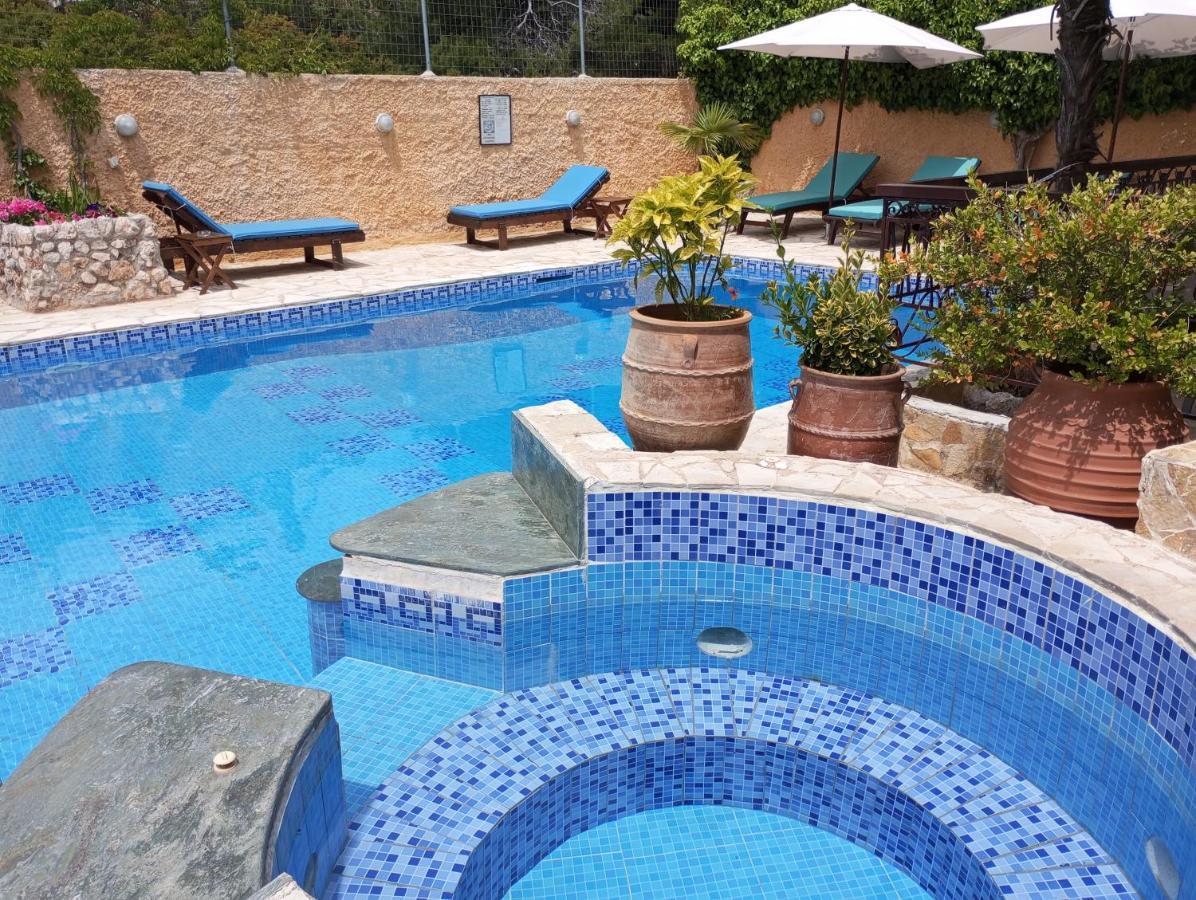 Xenonas Κithαiron Hotell Vília Exteriör bild